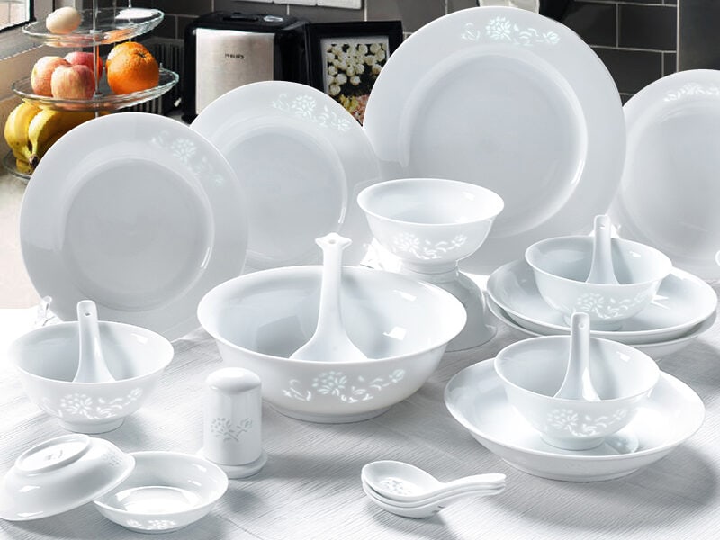 Ceramic Dinnerware Set: Delicate Belle of Blooms (30-piece)