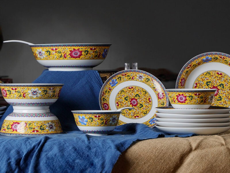 Ceramic Dinnerware Set: Entwined Lotus Vine Tableware