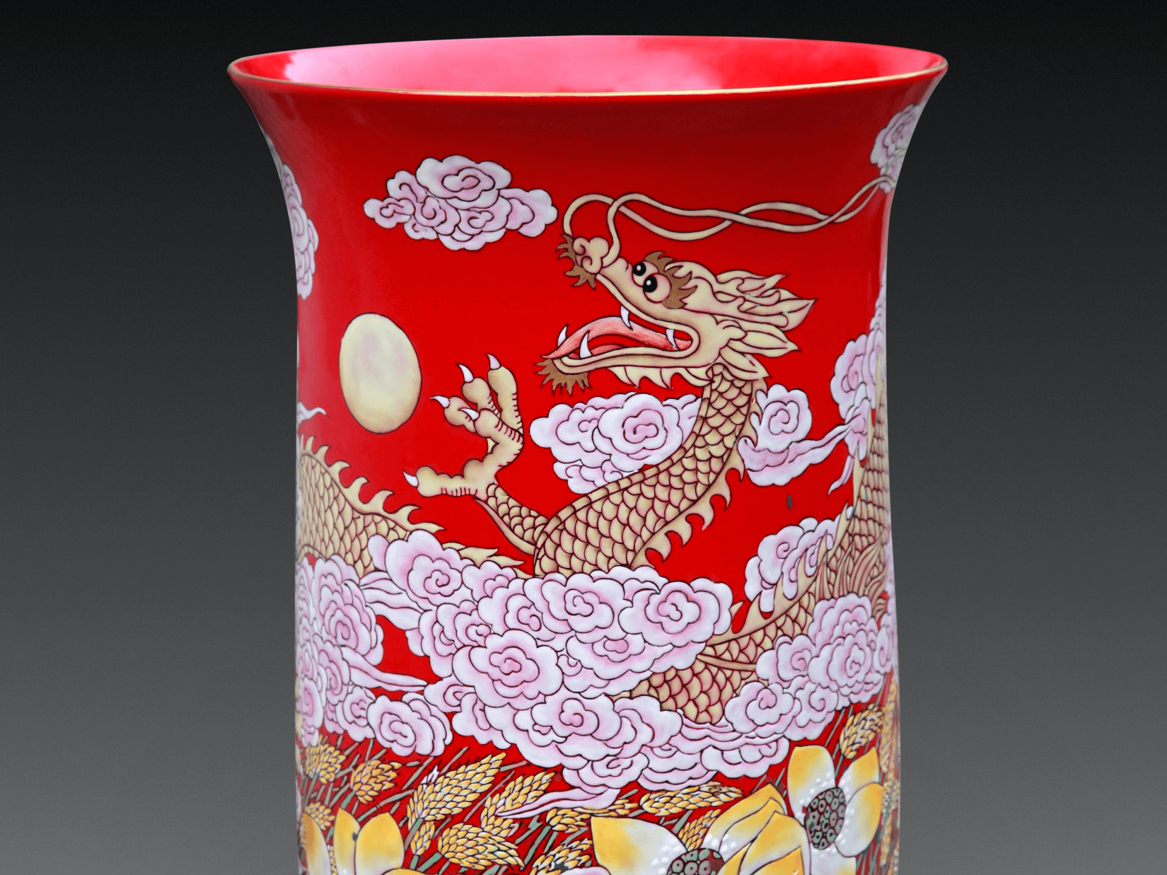 Artistic Porcelain Vase | Suisui Xianghe (Yearly Peace) I