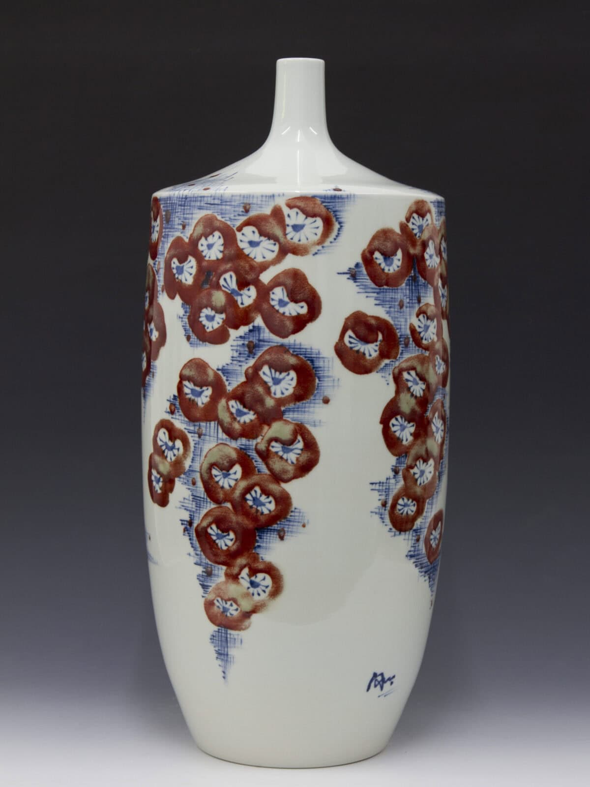 Ceramic Vase: Straight-Neck Vase with Pomegranate Motifs in Underglaze Blue and Underglaze Red