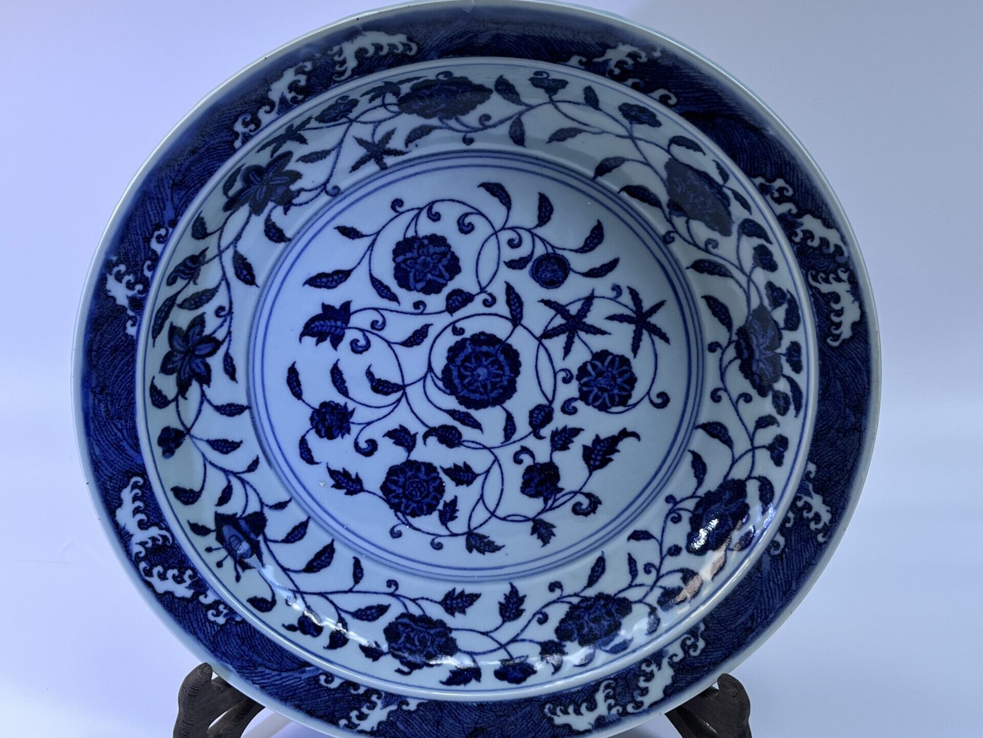 Imitation Ming Xuande Blue-and-White Interlocking Floral Pattern Folded Edge Large Plate, Handmade Antique-Style Porcelain