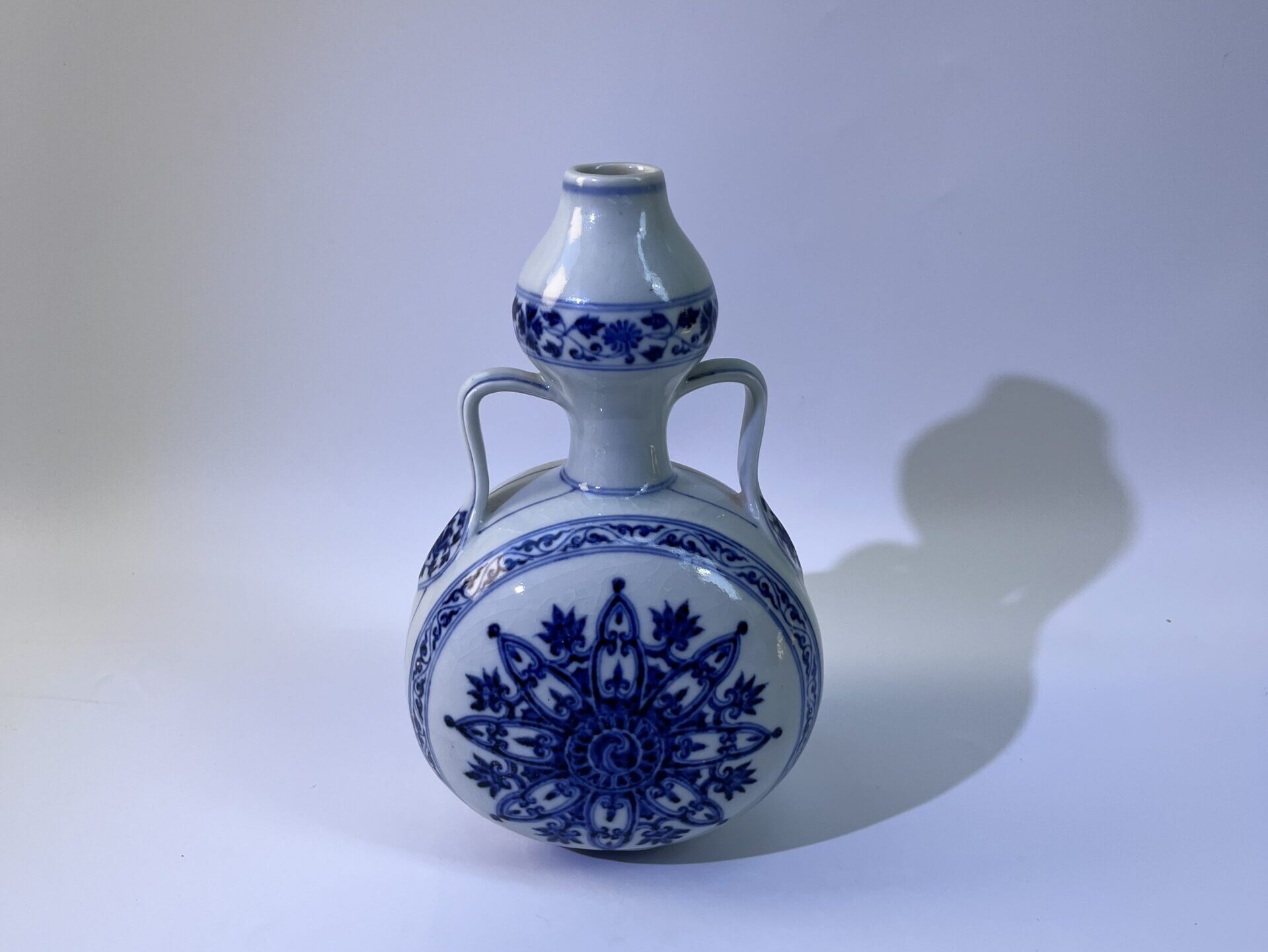 Imitation Ming Xuande Blue-and-White Floral Medallion Double-Gourd Flask with Ribbon Ears, Handmade Antique-style Porcelain