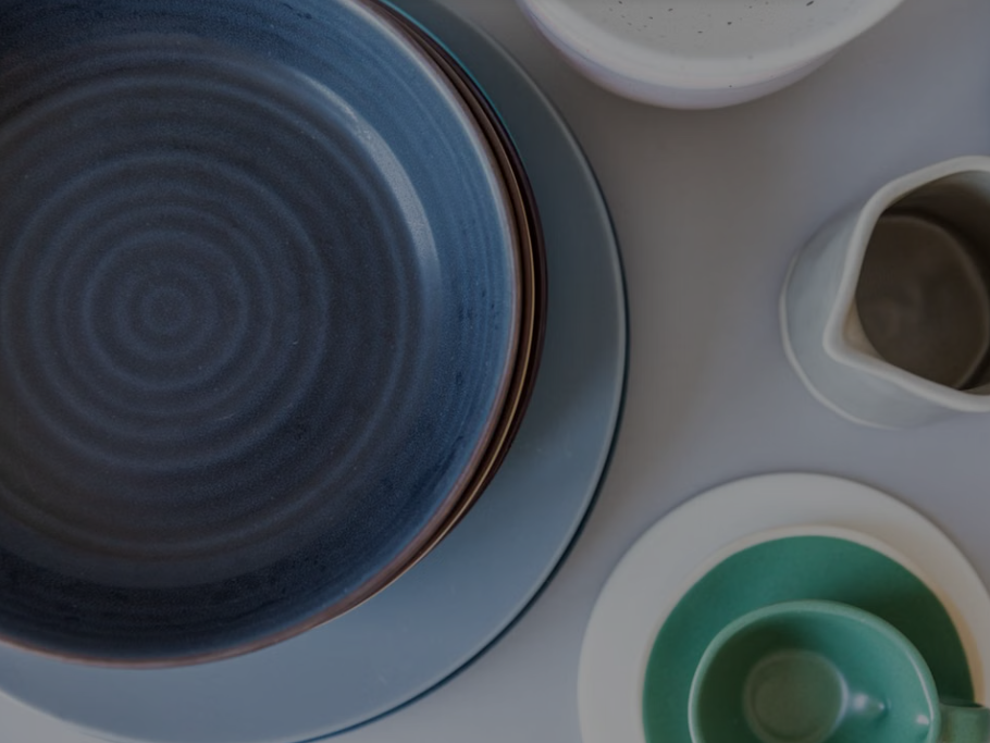 Porcelain vs Stoneware: Which Is Better for Restaurant Use?