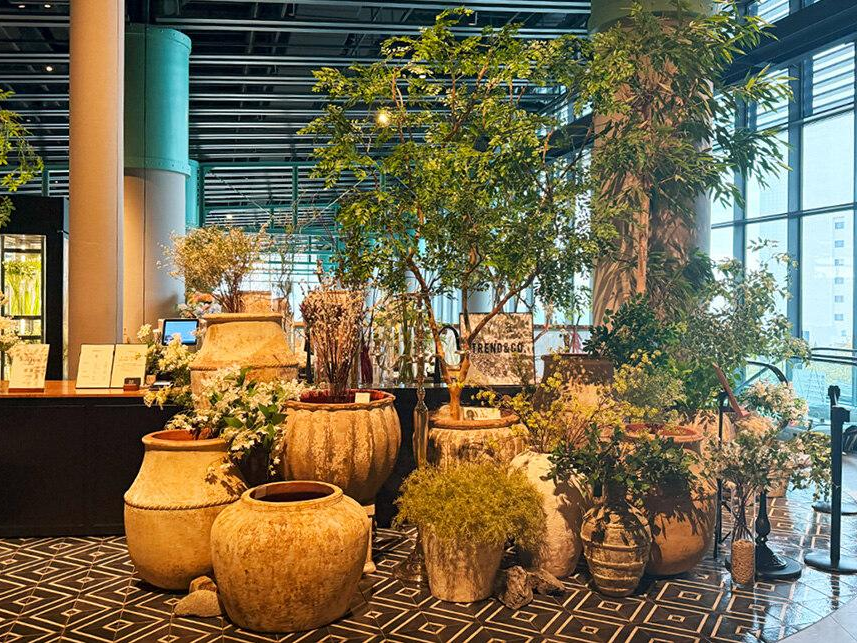 Large Ceramic Planters for Hotels and Commercial Interiors