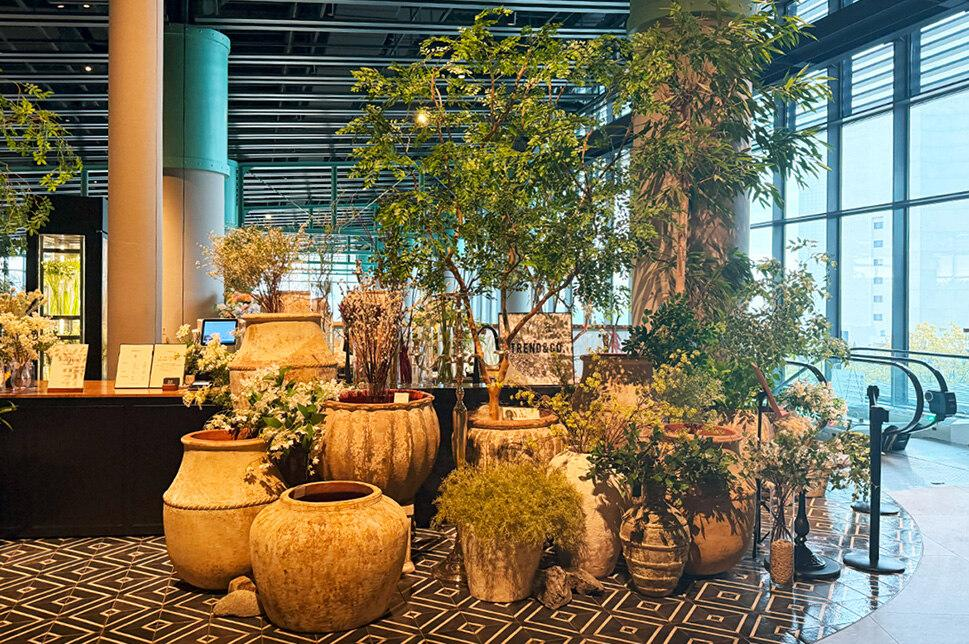 Large Ceramic Planters for Hotels and Commercial Interiors