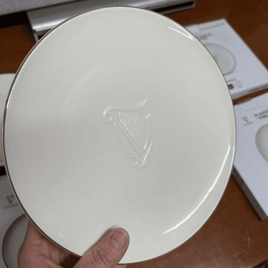 Embossed Logo vs Printed Logo on Ceramic Tableware